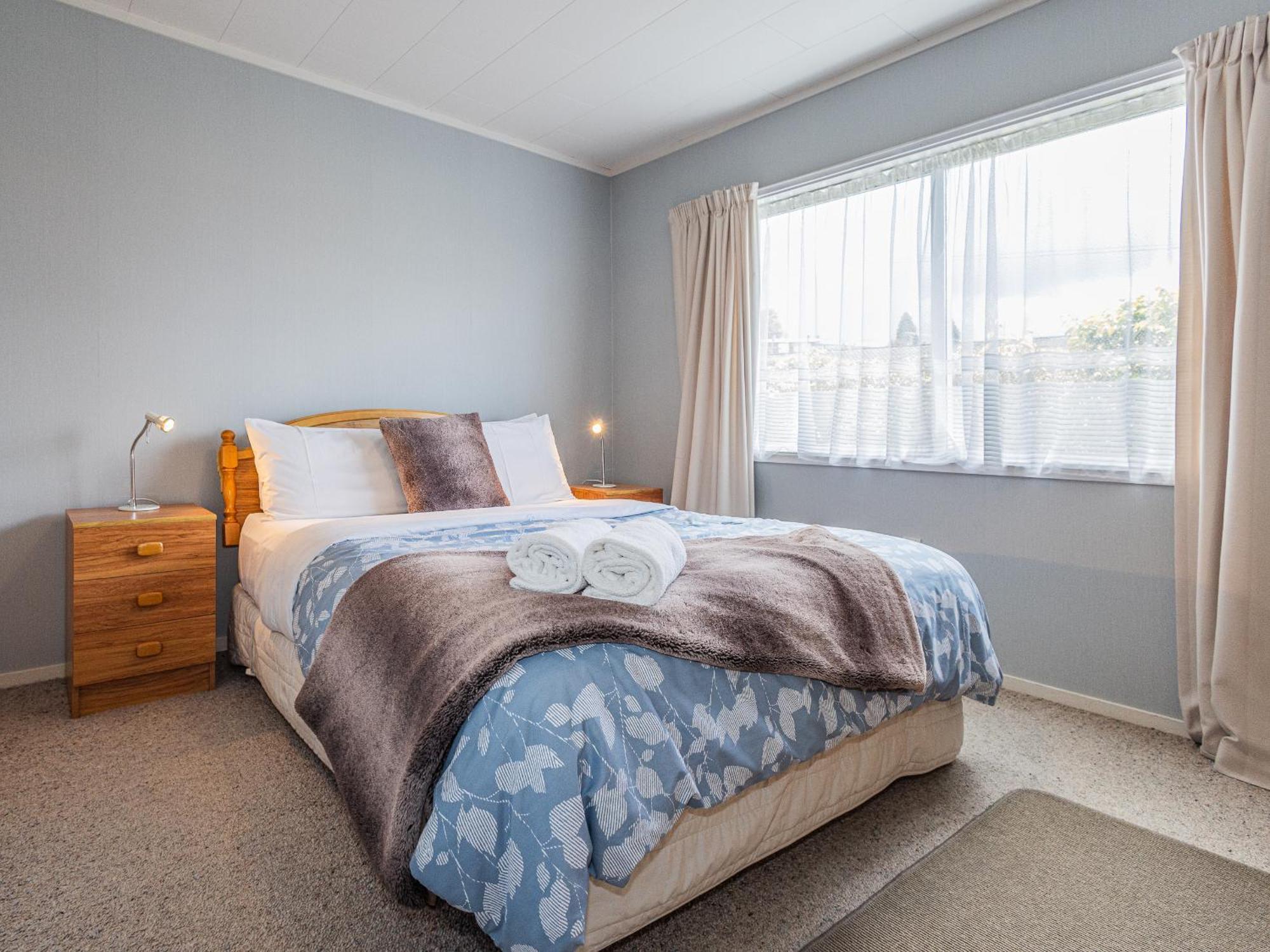 Central Riverside Retreat - Taupo Holiday Home Екстериор снимка
